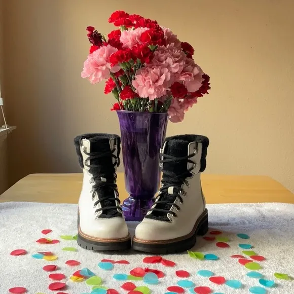 🥾 CLARKS ORIANNA BOOTS 🥾 EUC 🥾