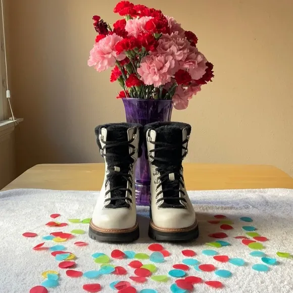 🥾 CLARKS ORIANNA BOOTS 🥾 EUC 🥾