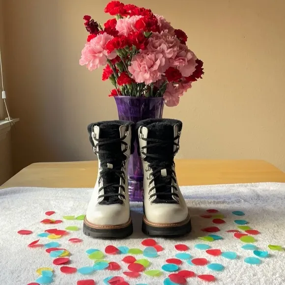 🥾 CLARKS ORIANNA BOOTS 🥾 EUC 🥾