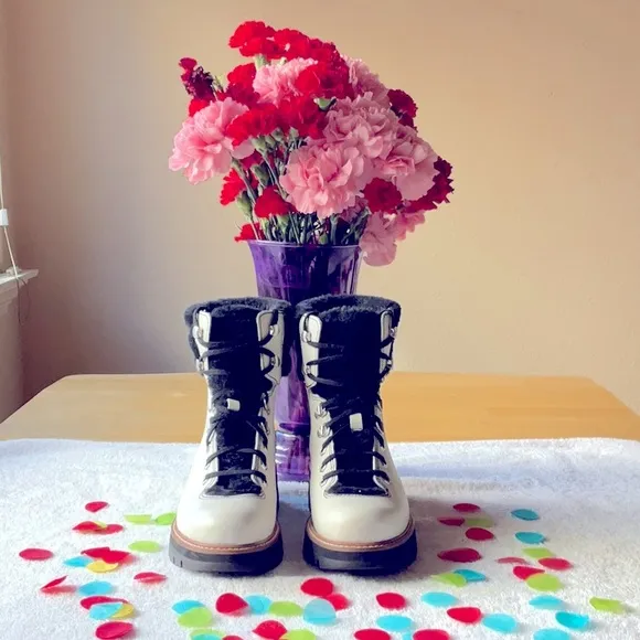 🥾 CLARKS ORIANNA BOOTS 🥾 EUC 🥾