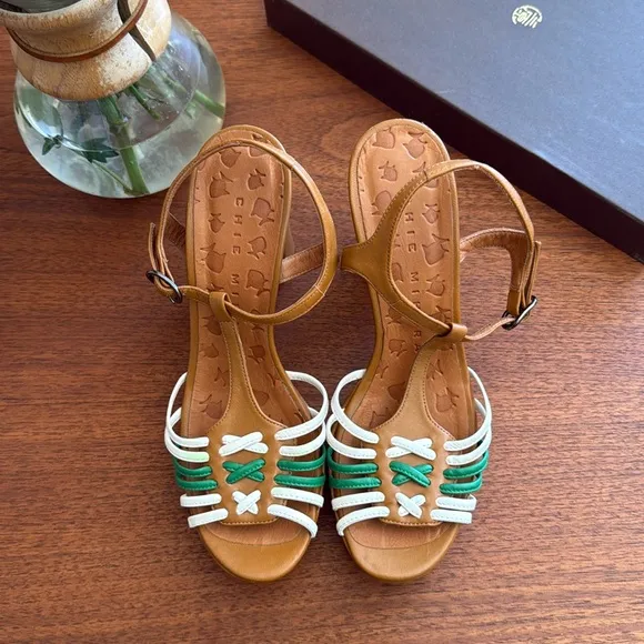 - nib Chie Mihara “Calida 38” T-Bar Sandal Heels in Tan - Size 7.5