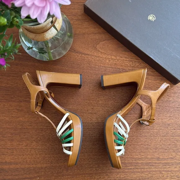 - nib Chie Mihara “Calida 38” T-Bar Sandal Heels in Tan - Size 7.5