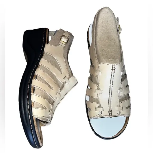 🌸 NWB! RARE Extra Wide Clark’s Comfort Sandals