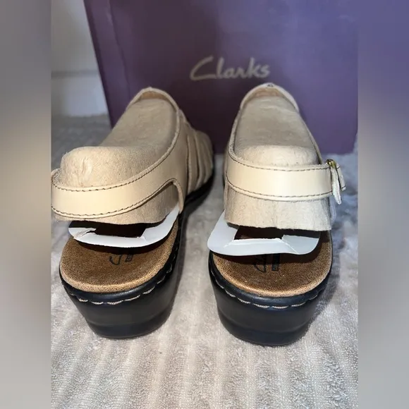 🌸 NWB! RARE Extra Wide Clark’s Comfort Sandals