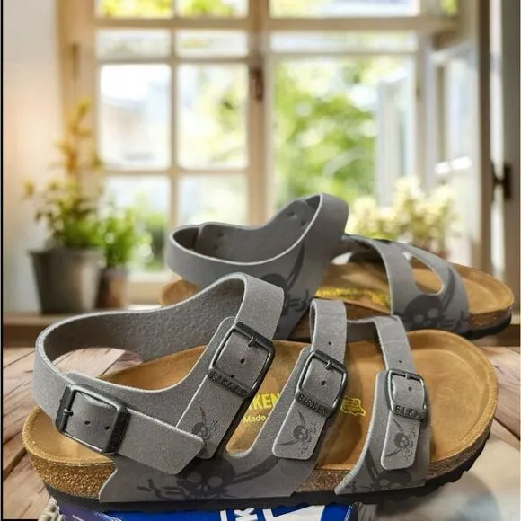🆕🔥 NWT KIDS BIRKENSTOCK SANDALS Dark Skull Gray Regular Fit  Size 37 US 4