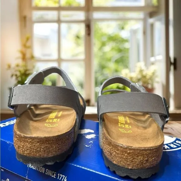 🆕🔥 NWT KIDS BIRKENSTOCK SANDALS Dark Skull Gray Regular Fit  Size 37 US 4