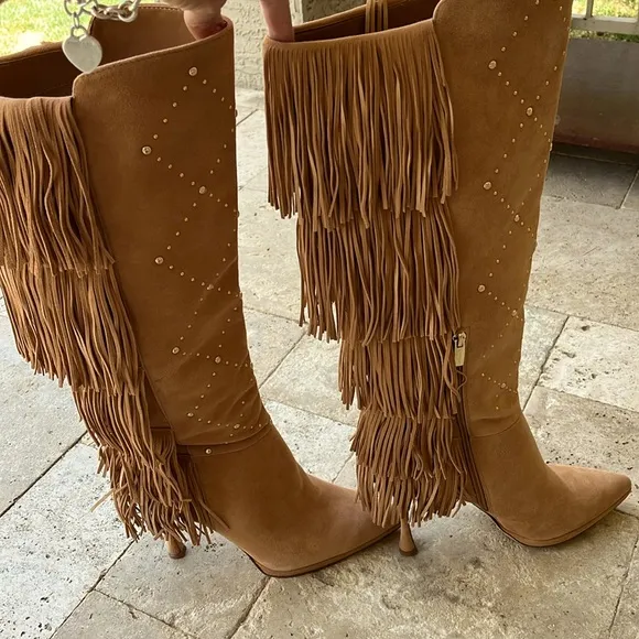 🆕 VINCE CAMUTO PANARYAZ LEATHER FRINGE / STUDDED BOOTS- Size 9.5
