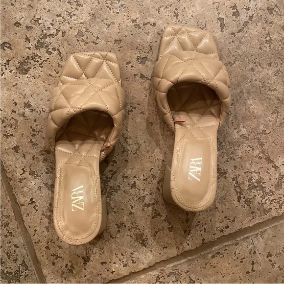 #047. Beige Zara Quilted Wide Heeled Mules / Square Toe Sandals 👡