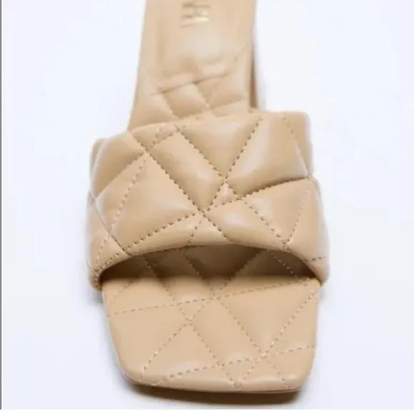 #047. Beige Zara Quilted Wide Heeled Mules / Square Toe Sandals 👡