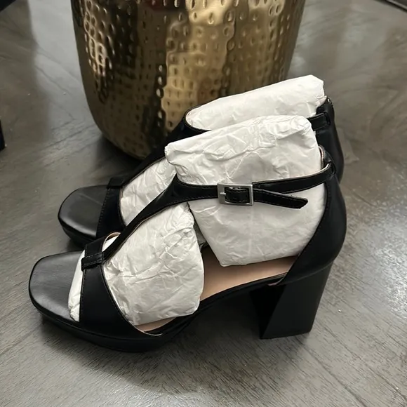 27 EDIT Naturalizer Jae Leather T-Strap Platform Dress Sandals (Wide)