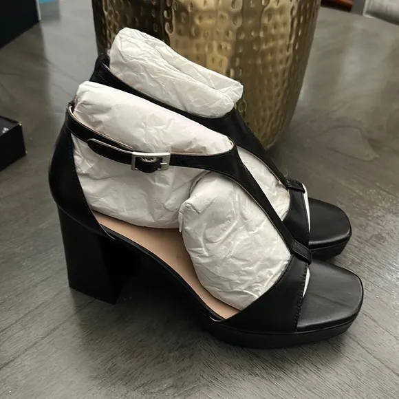 27 EDIT Naturalizer Jae Leather T-Strap Platform Dress Sandals (Wide)
