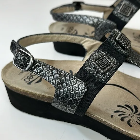 Abeo Pewter Snake Print Sandals Size 11