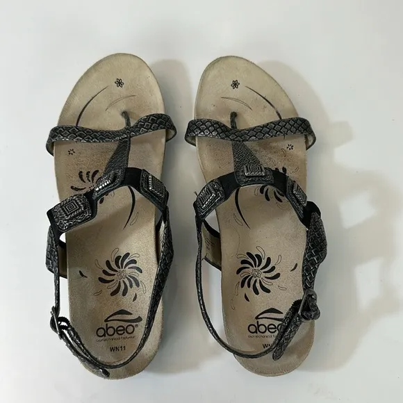 Abeo Pewter Snake Print Sandals Size 11