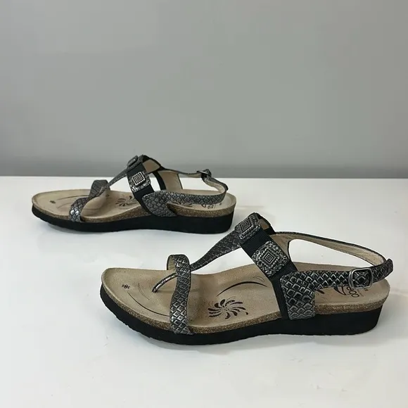 Abeo Pewter Snake Print Sandals Size 11