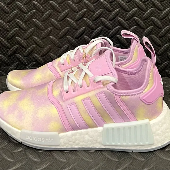 Adidas Athletic Sneakers Pink Youth Size 5.5 Womens Size‎ 6.5