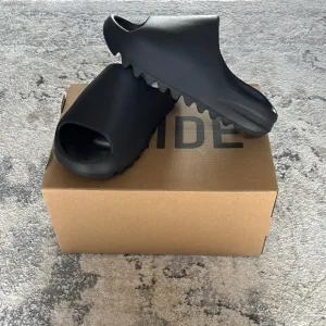 Adidas Black Slide Sandals Sporty Minimalist Design