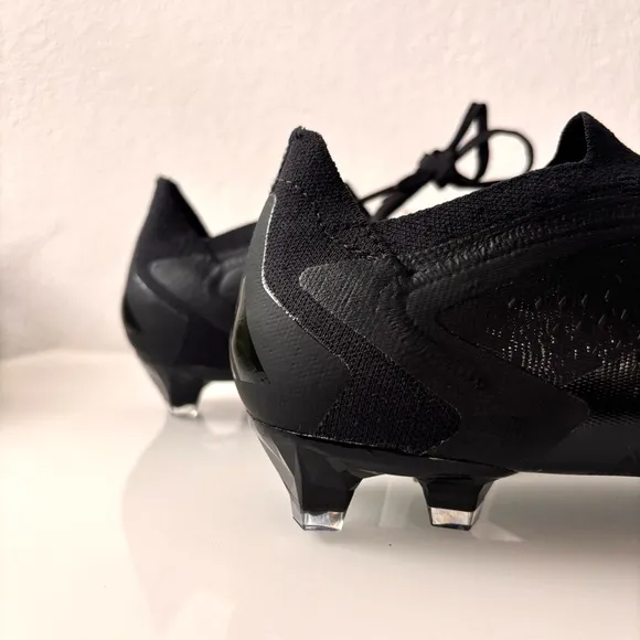Adidas Predator Acurracy.1 Firm Ground Soccer Boots Men’s Size 7.5 Women’s 8.5