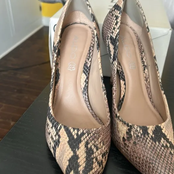 Aldo Salmon, gray and black Snakeskin Patterned Women's Pumps