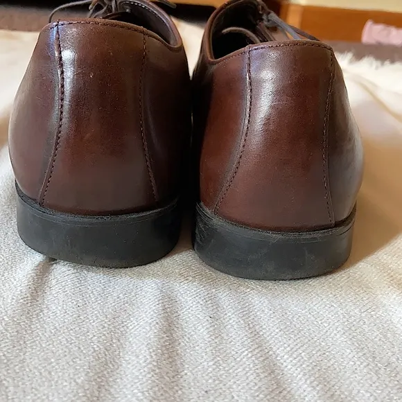 Allen Edmonds Tribeca in Brown. EUC!