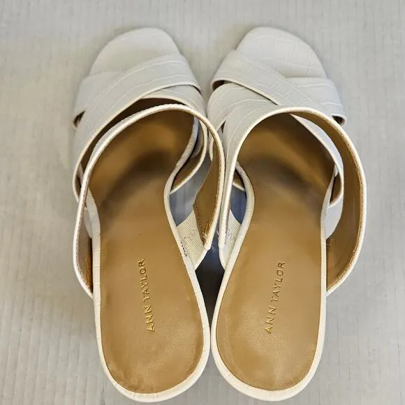 Ann Taylor White Leather Croc Embossed‎ Sandals With Stacked Block Heel Size 9M