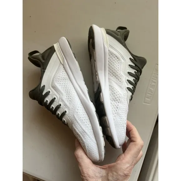 APL Techloom Tracer Women’s Size 6 Athletic Propulsion Labs Sneakers Shoes White