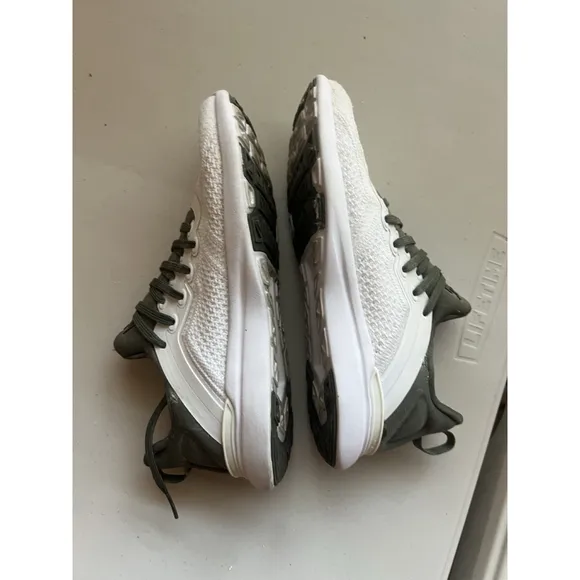 APL Techloom Tracer Women’s Size 6 Athletic Propulsion Labs Sneakers Shoes White