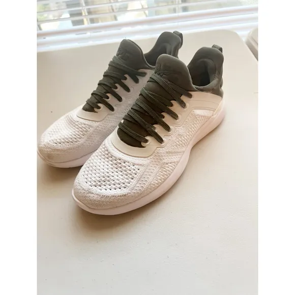 APL Techloom Tracer Women’s Size 6 Athletic Propulsion Labs Sneakers Shoes White