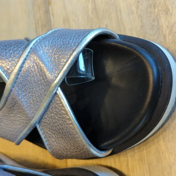 Aquatalia Eloise criss cross sling back sandals 6.5