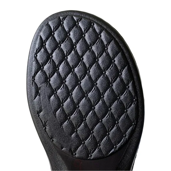 Aravon Black Metallic Suede Cambridge 2 Strap Sandal