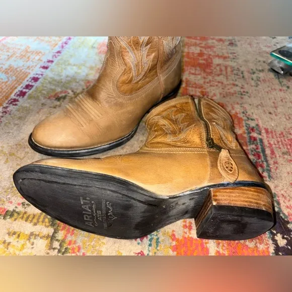 ARIAT Billie Handcrafted Unbridled Distressed LeatherWomens 6.5 Western Booties