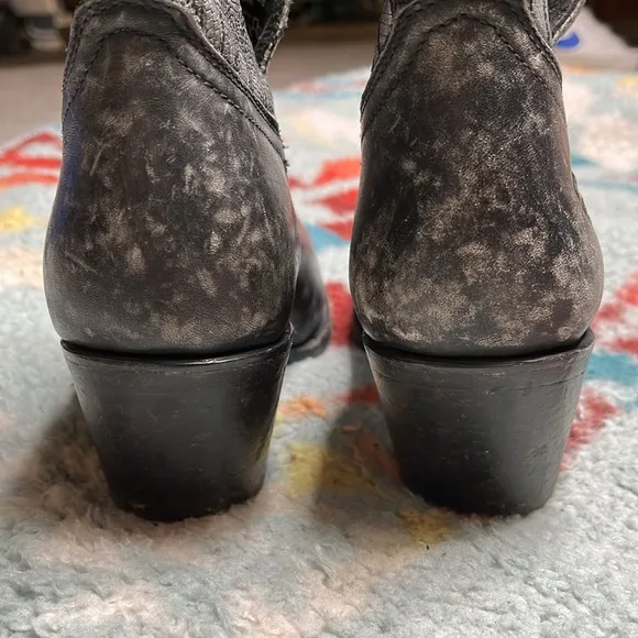 Ariat Hazel distressed black booties