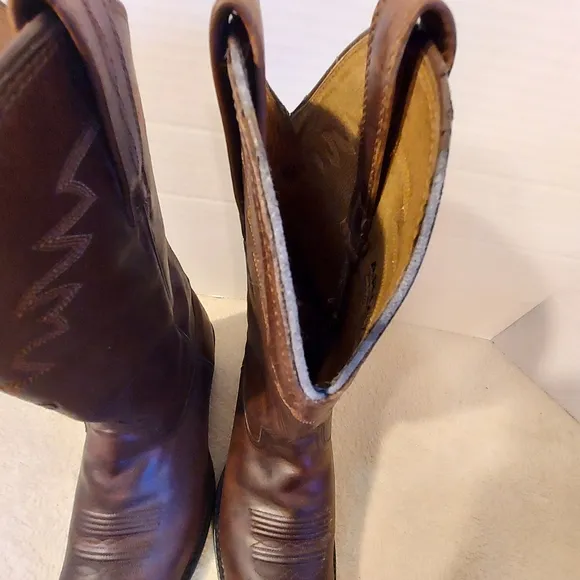 Ariat Sedona Lightly Distressed Brown Leather Western Boots size 9D