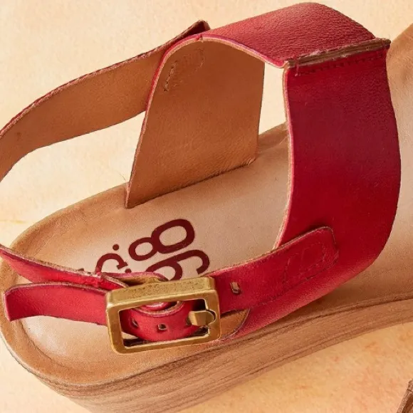 AS98 NIV Sandals in red leather. New in Box.