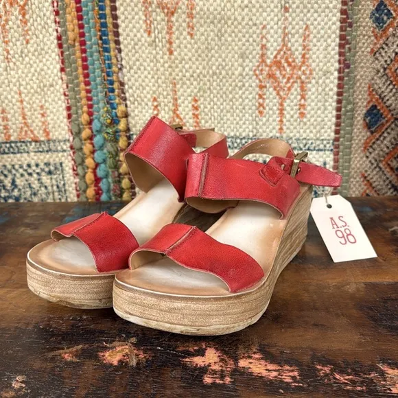 AS98 NIV Sandals in red leather. New in Box.