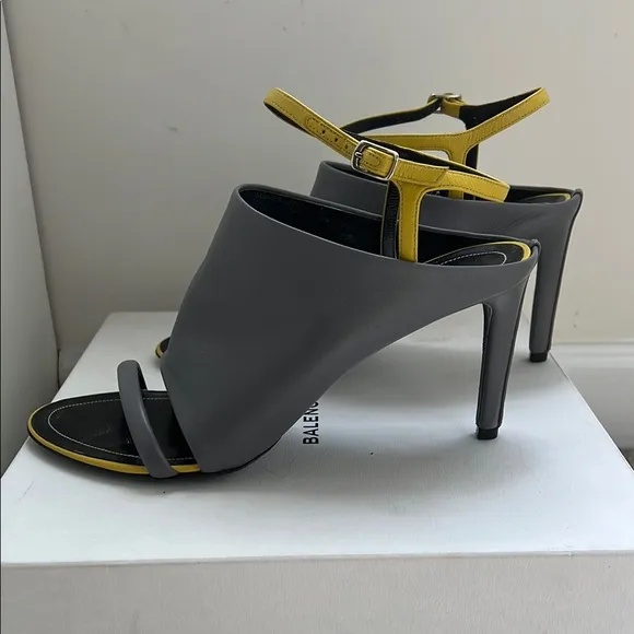 Balenciaga Women's Gray and Yellow Sandals
