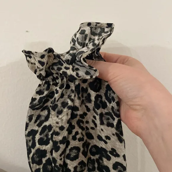 Banana Republic leopard print ruffled voluminous sleeve v-neck maxi dress size 6