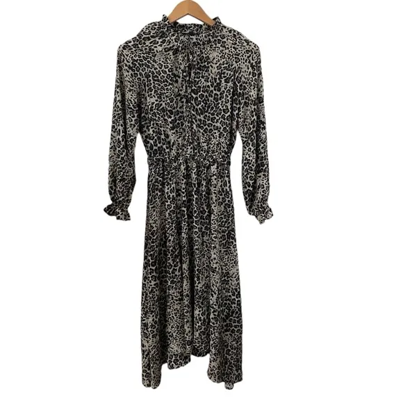 Banana Republic leopard print ruffled voluminous sleeve v-neck maxi dress size 6