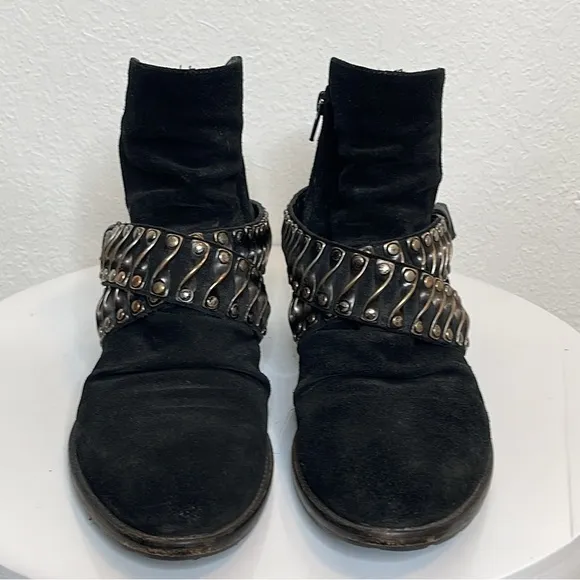 BARNEYS NEW YORK COOP DISTRESSED BLACK SUEDE LEATHER BELTED MOTO ANKLE BOOTS