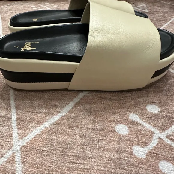 Beek Albatross Stripe Platform Sandals size 7