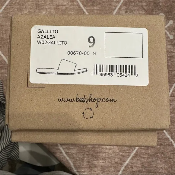 Beek Gallito sandals in size 9. Color is Azalea