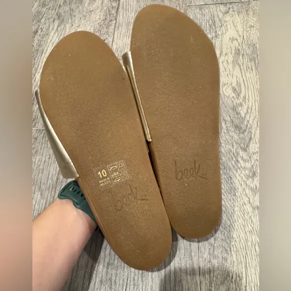 Beek gold Pelican leather platform sandals