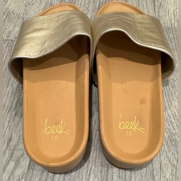 Beek gold Pelican leather platform sandals