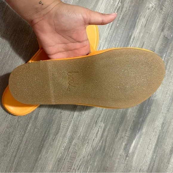 Beek Puffbird Sandals in Orchard Mille Orange New without Box