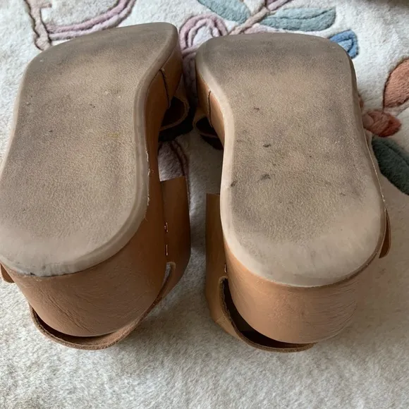 BEEK Swan Platform SandalHoney Neutral Size 8 US