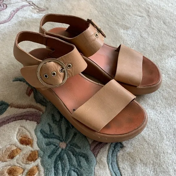 BEEK Swan Platform SandalHoney Neutral Size 8 US