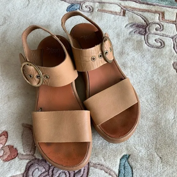 BEEK Swan Platform SandalHoney Neutral Size 8 US