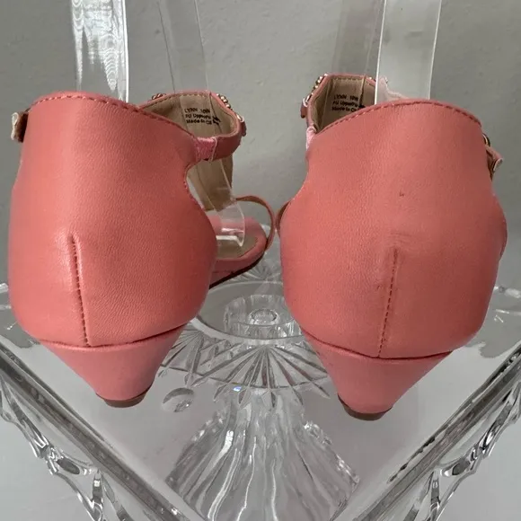 BELLINI Lynn Women’s Elegant Peach Wedge Sandals Size 10W NWOT
