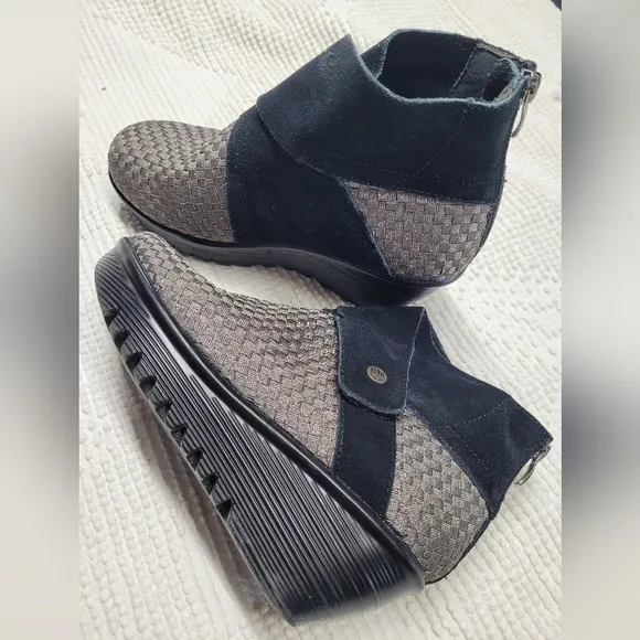 Bernie Mev New York Women's Black Gray Suede Jacqueline Wedge Bootie Size 38