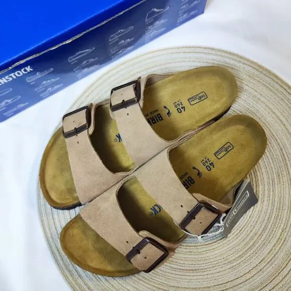 Birkenstock Arizona Soft Footbed Sandals - Women’s Narrow Fit in Latte Cream
