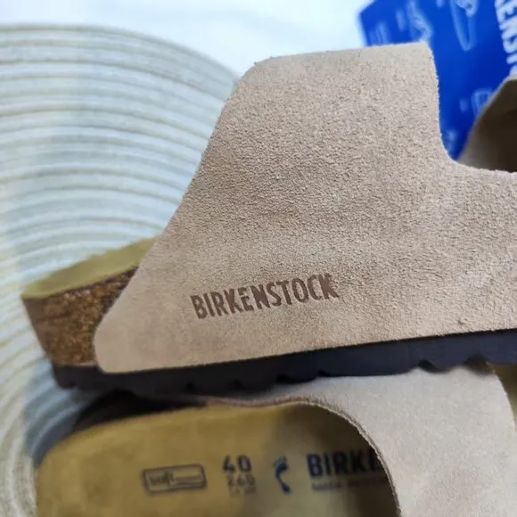 Birkenstock Arizona Soft Footbed Sandals - Women’s Narrow Fit in Latte Cream